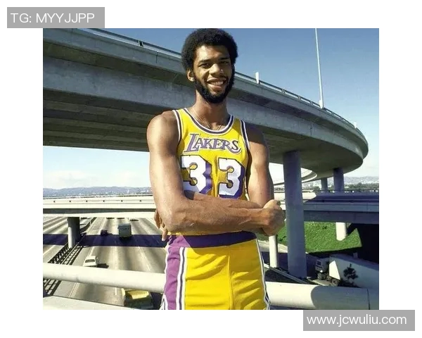 卡里姆阿卜杜尔贾巴尔的传奇之路从少年梦想到篮球巅峰的辉煌历程