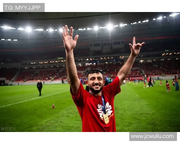 瓜子脸足球明星的魅力与成就揭秘他们如何在绿茵场上闪耀光芒