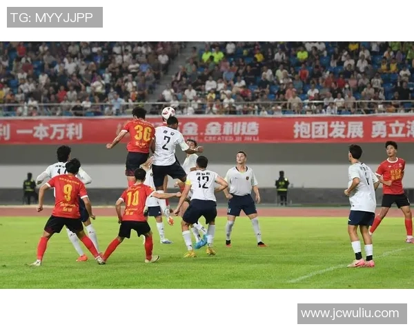 足球明星中谁的打斗能力最强最具传奇色彩的对决揭秘