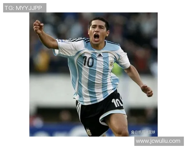 足球明星大揭秘猜猜这位传奇球员是谁的精彩瞬间 足球明星大揭秘猜猜这位传奇球员是谁的精彩瞬间